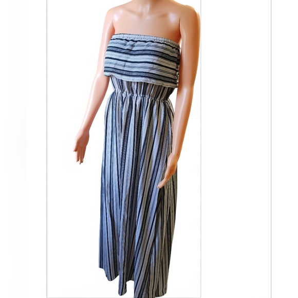 Chic Strapless Blue and White Striped Dress - Picture 8 of 8